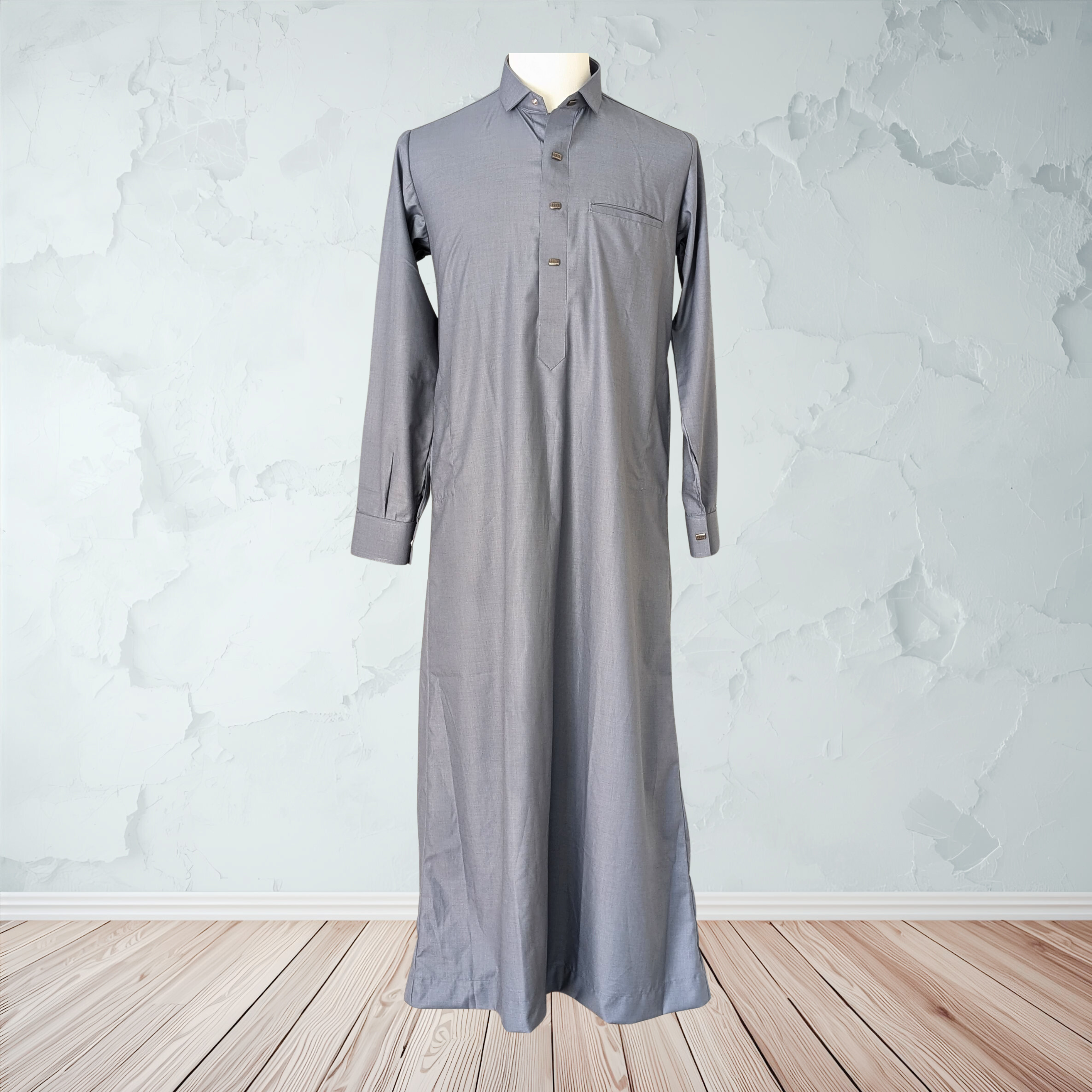 Hasanat Thobe in Light Gray