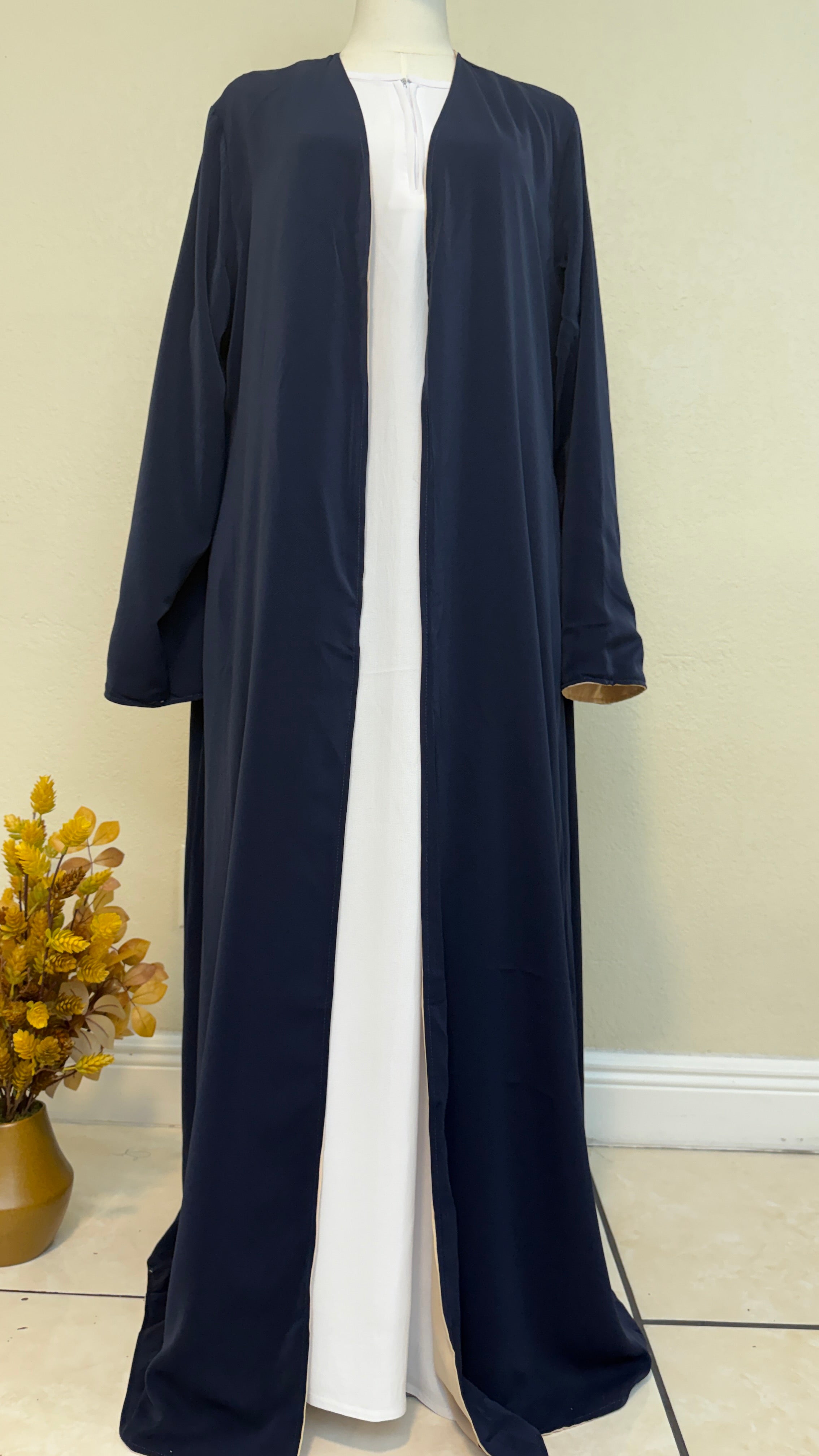 Zaira open Abaya in Navy and Cream