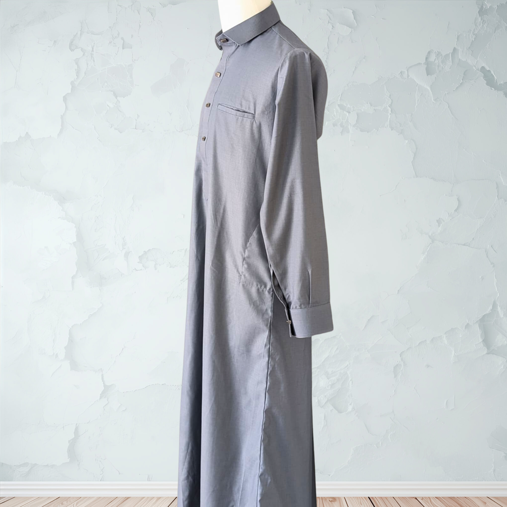 Hasanat Thobe in Light Gray