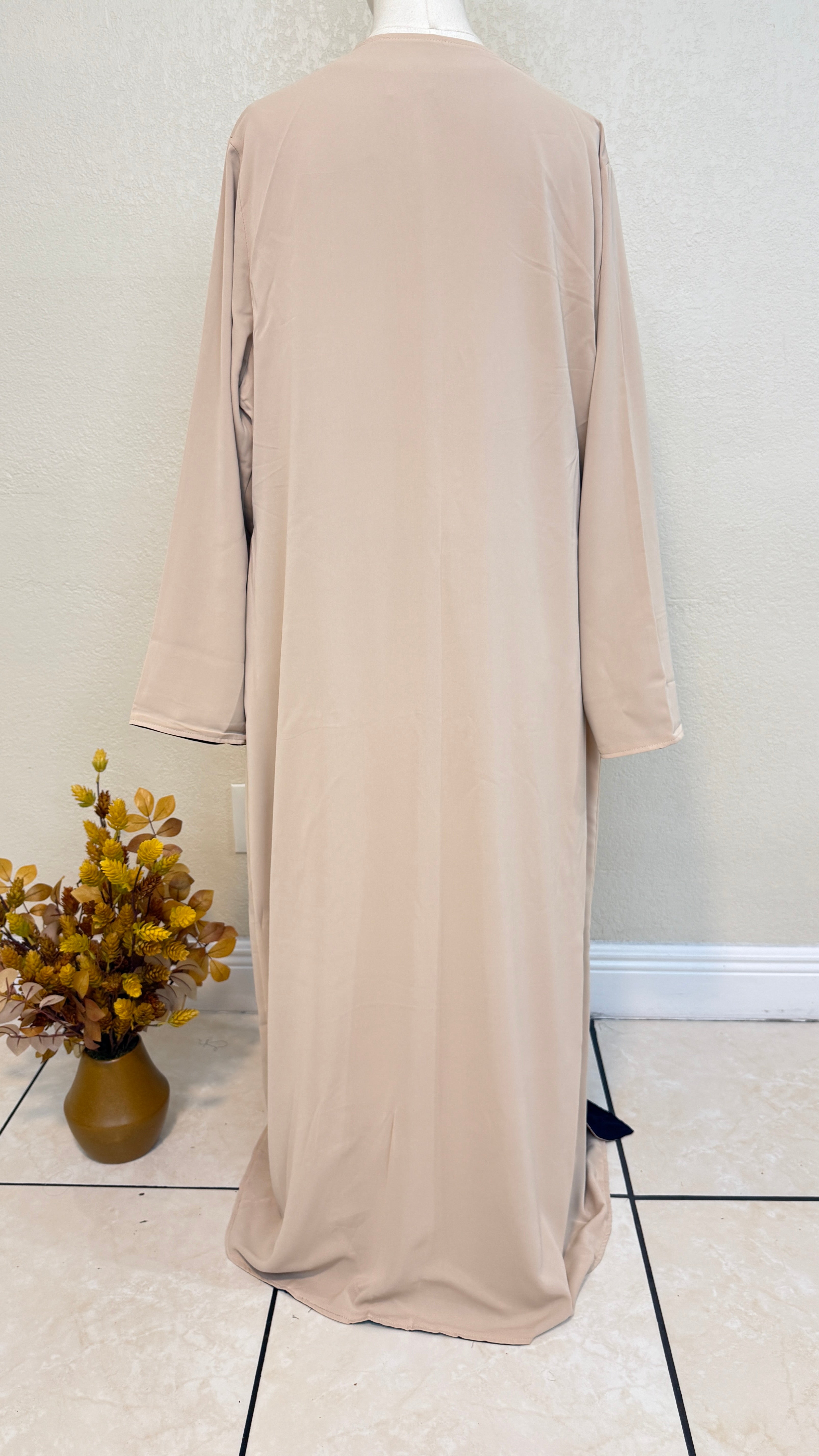 Zaira open Abaya in Navy and Cream