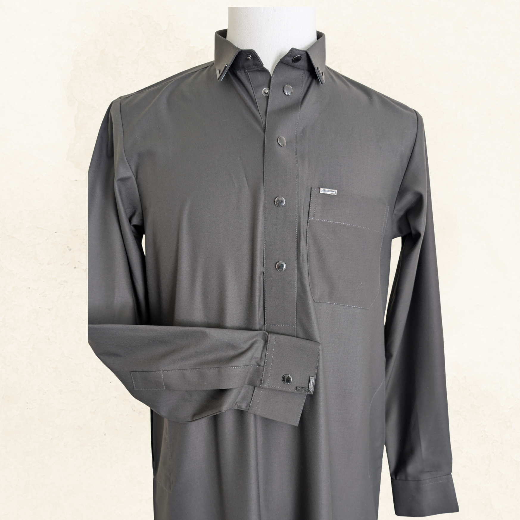 Hasanat Thobe in Gray