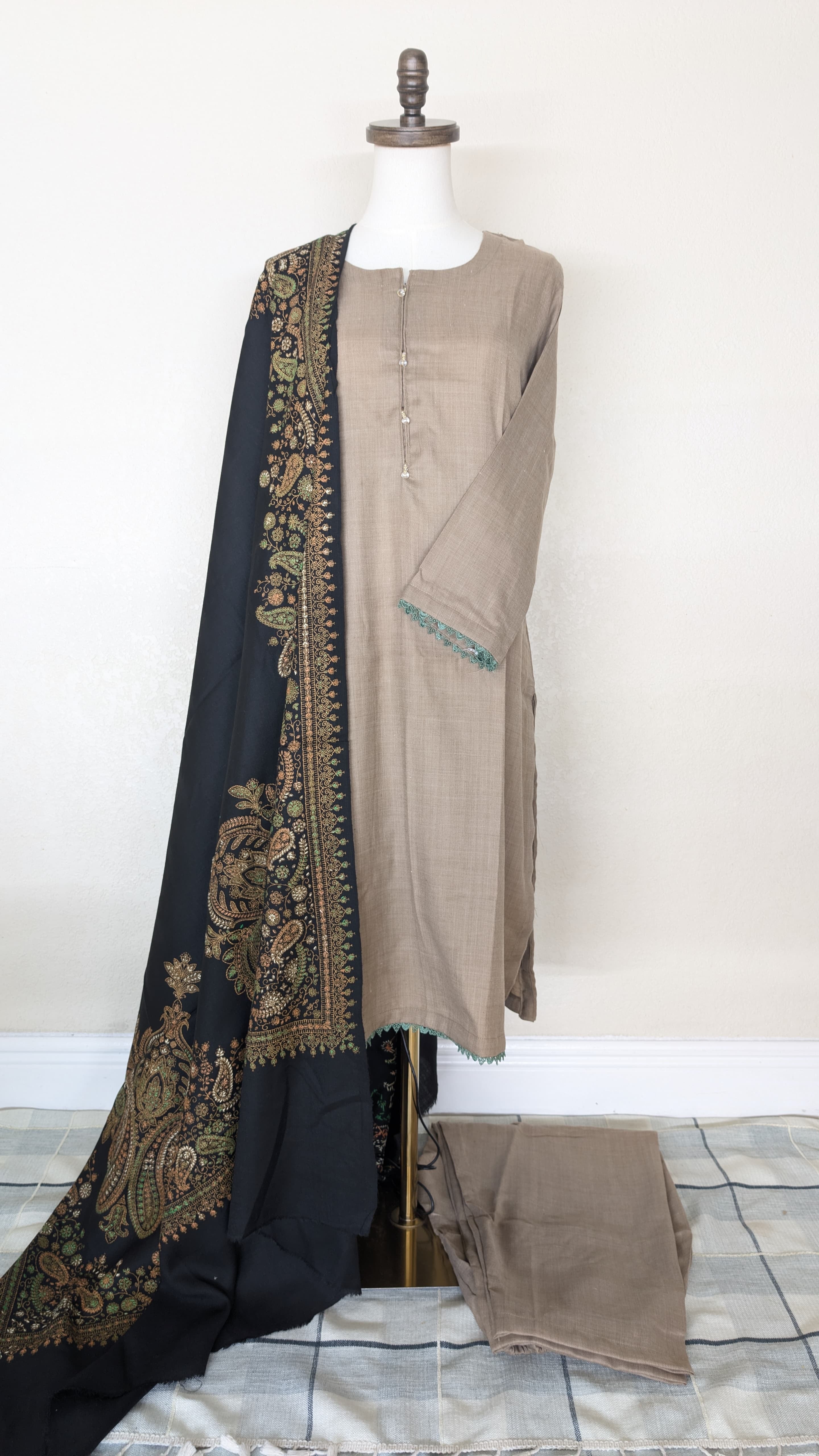 Winter Kurta Set with Embroidered Kashmiri-Style Shawl