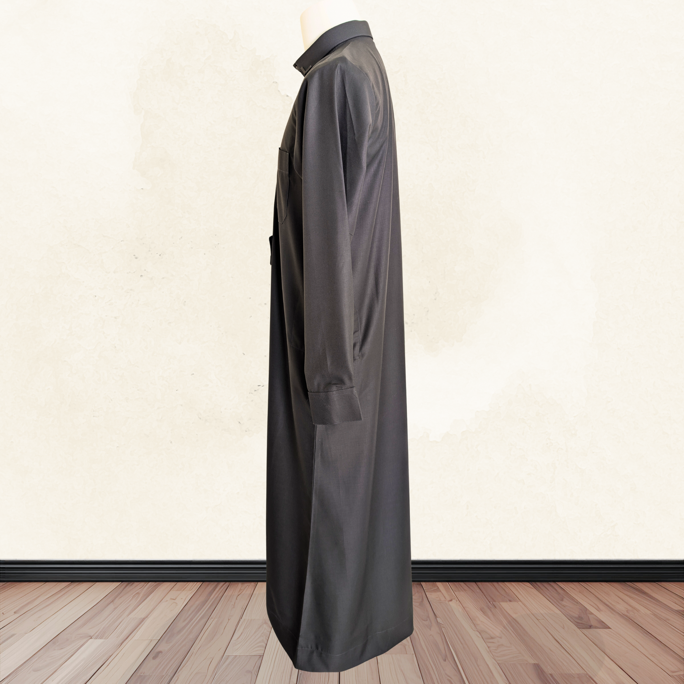 Hasanat Thobe in Gray