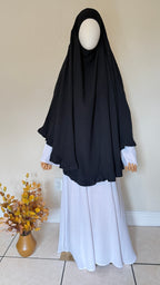 Saafiyah Khimar in Black