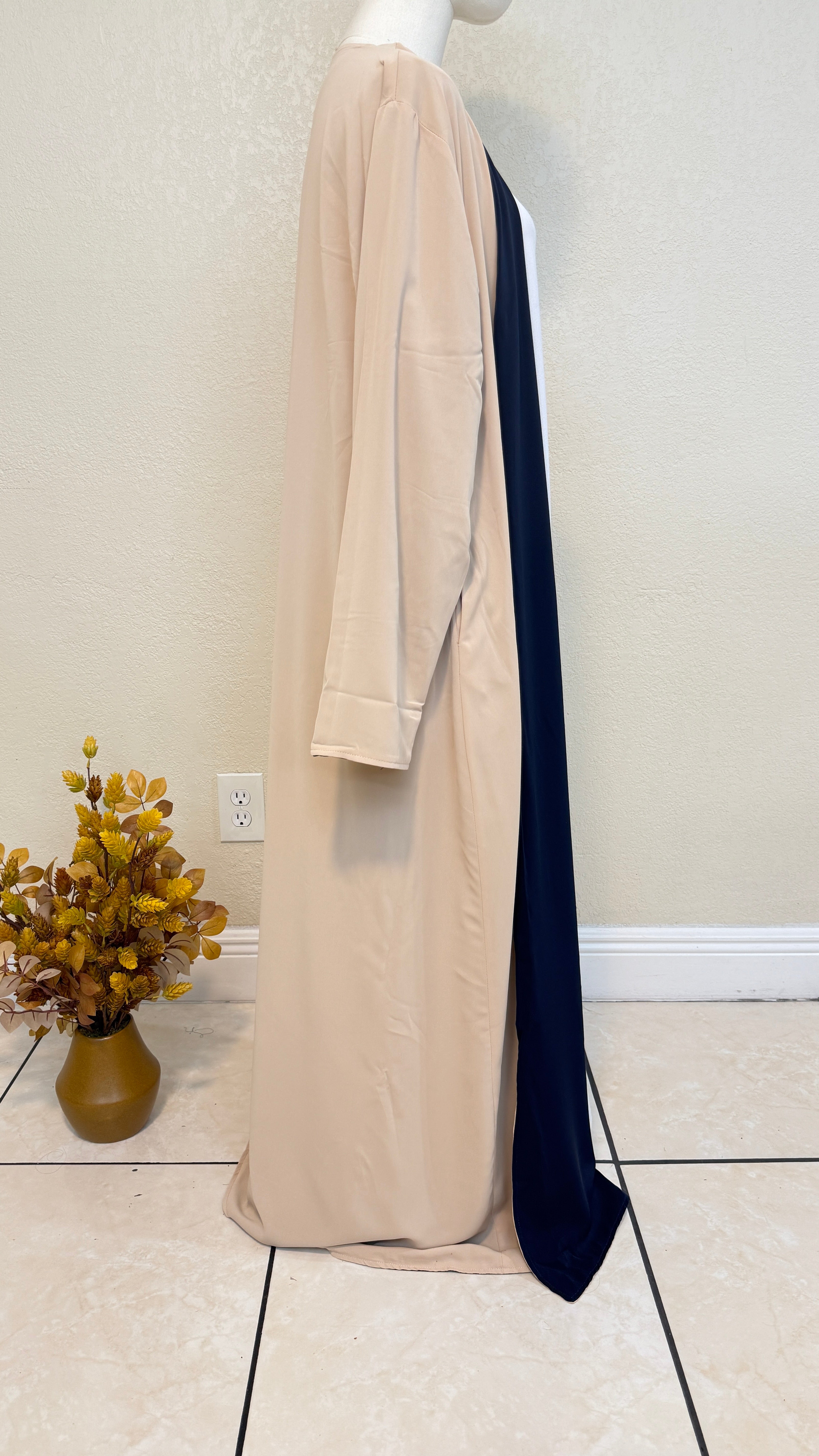 Zaira open Abaya in Navy and Cream