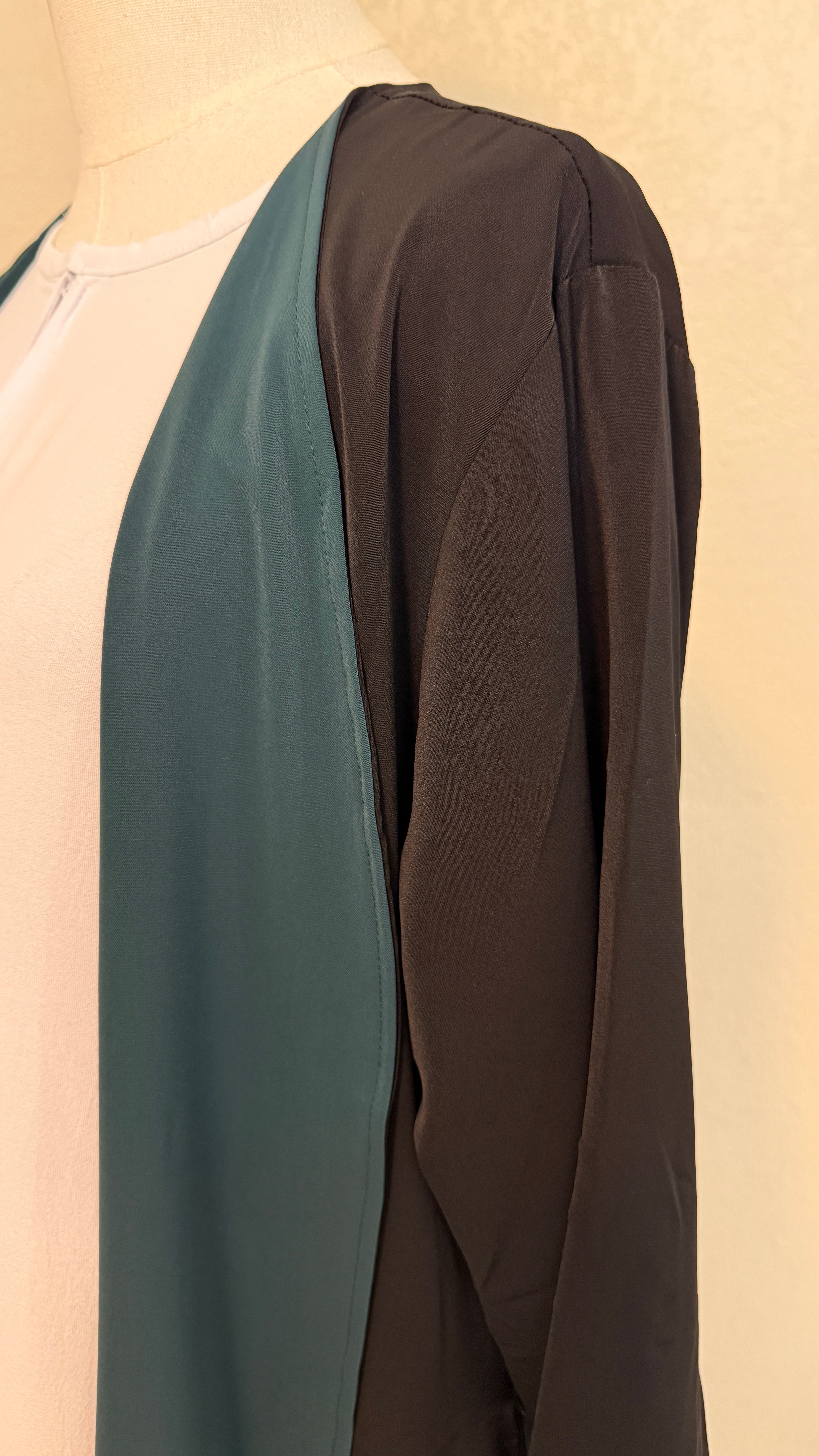 Zaira open Abaya in Green and Black