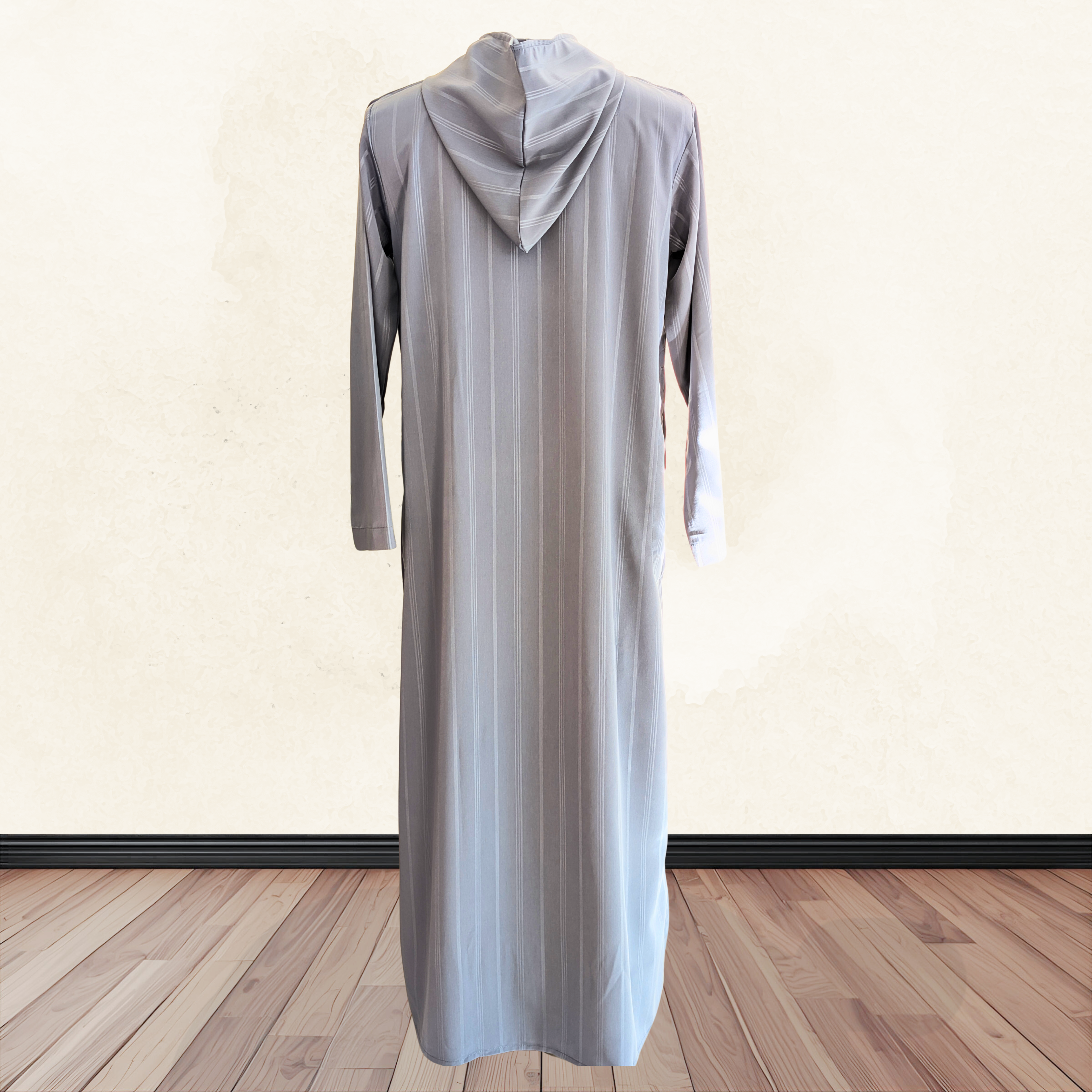 Al Soltan Thobe in light gray