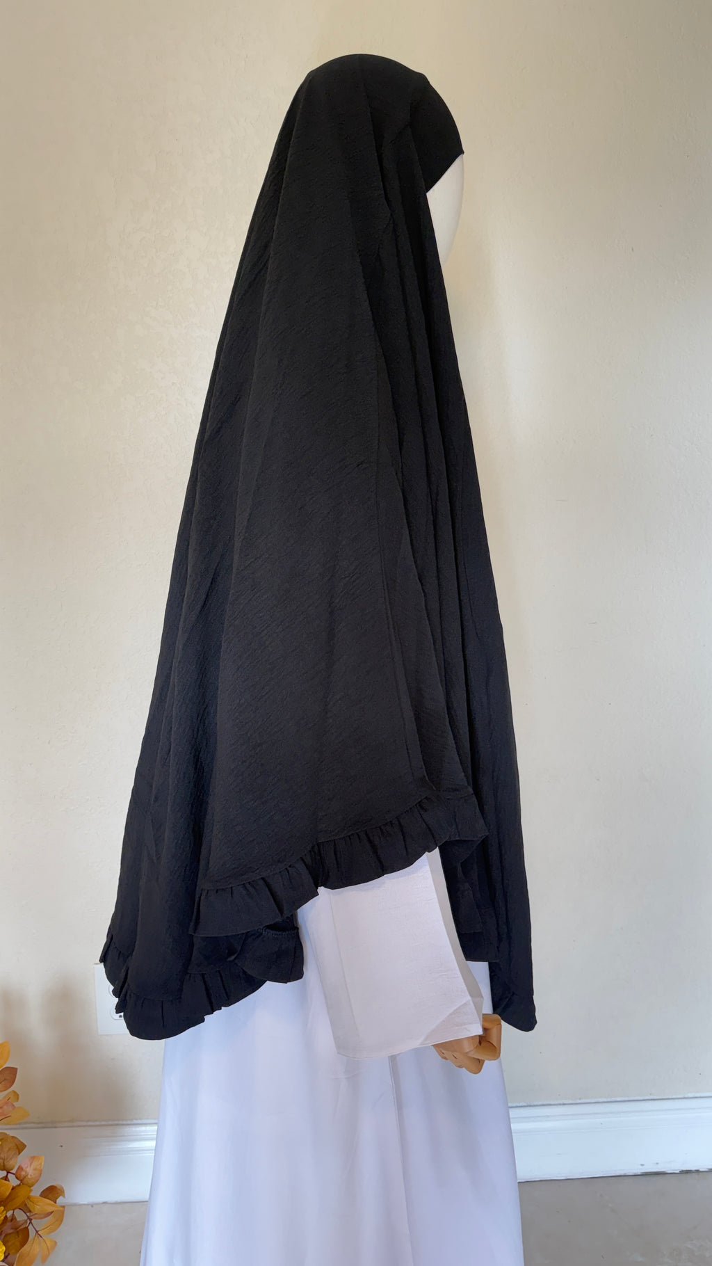 Saafiyah Khimar in Black