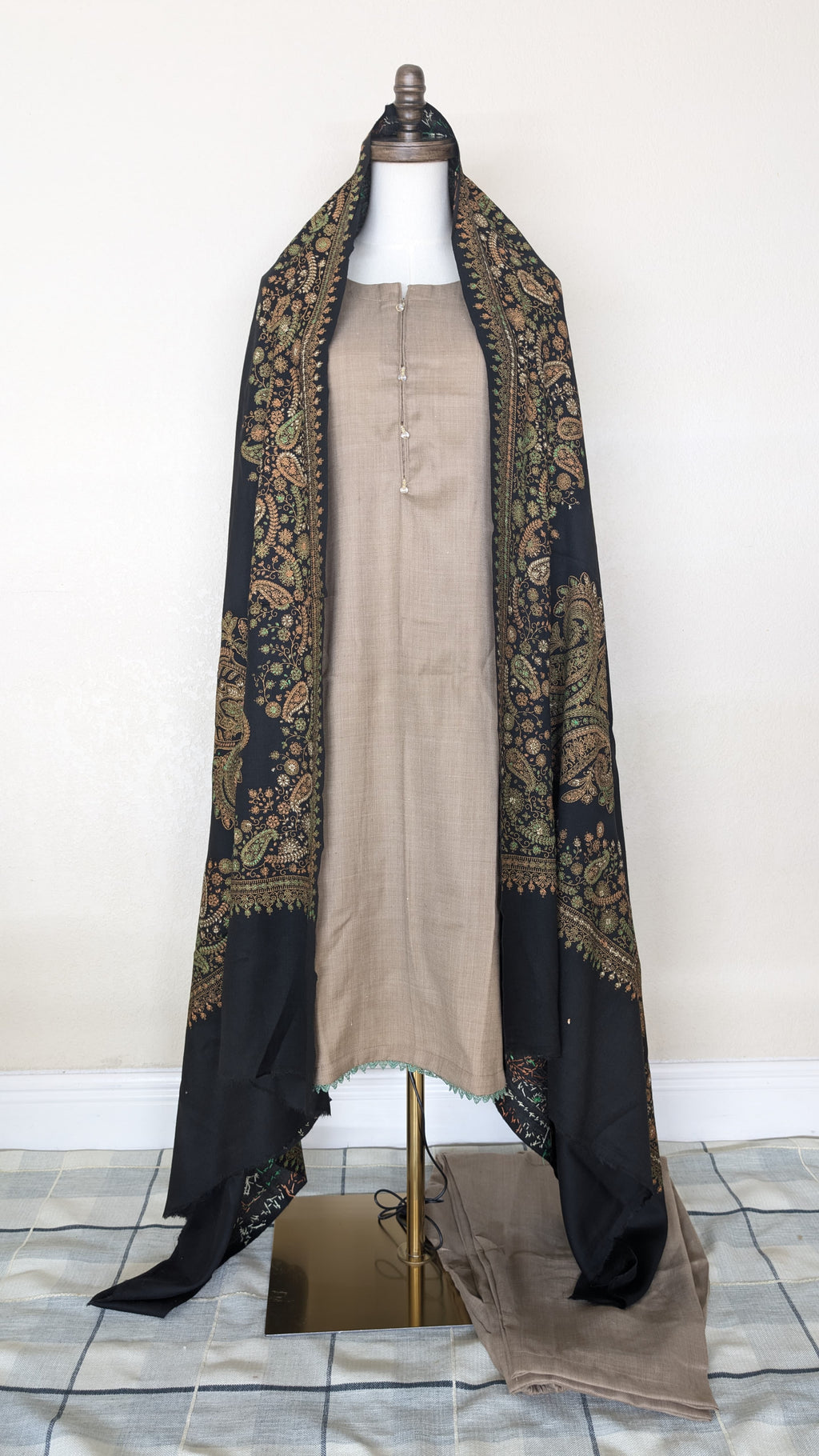 Winter Kurta Set with Embroidered Kashmiri-Style Shawl