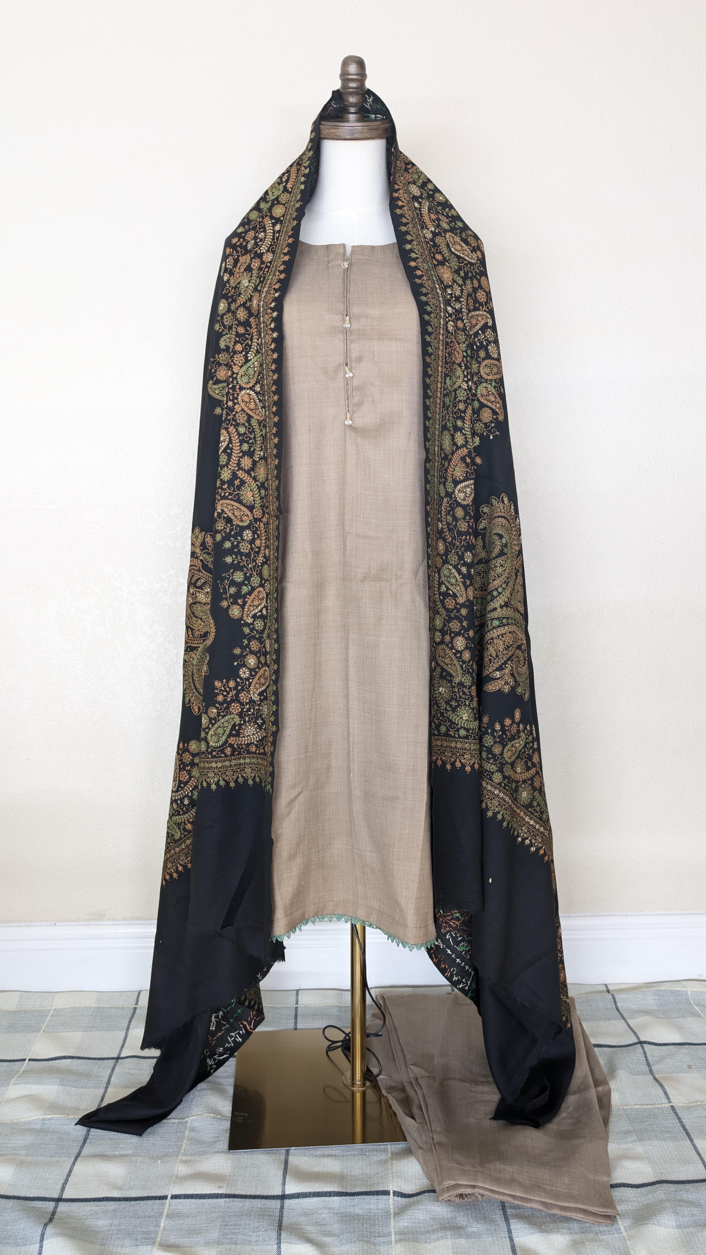 Winter Kurta Set with Embroidered Kashmiri-Style Shawl